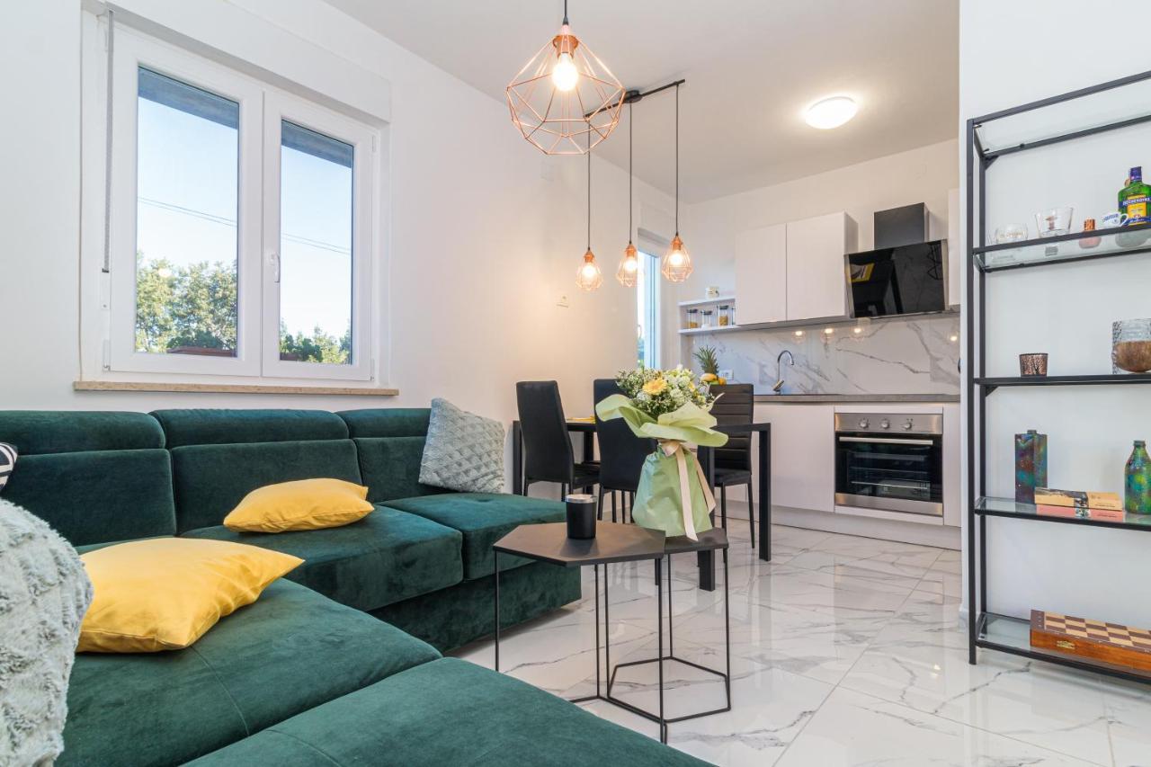 Three Waves Apartment New Пула Екстер'єр фото