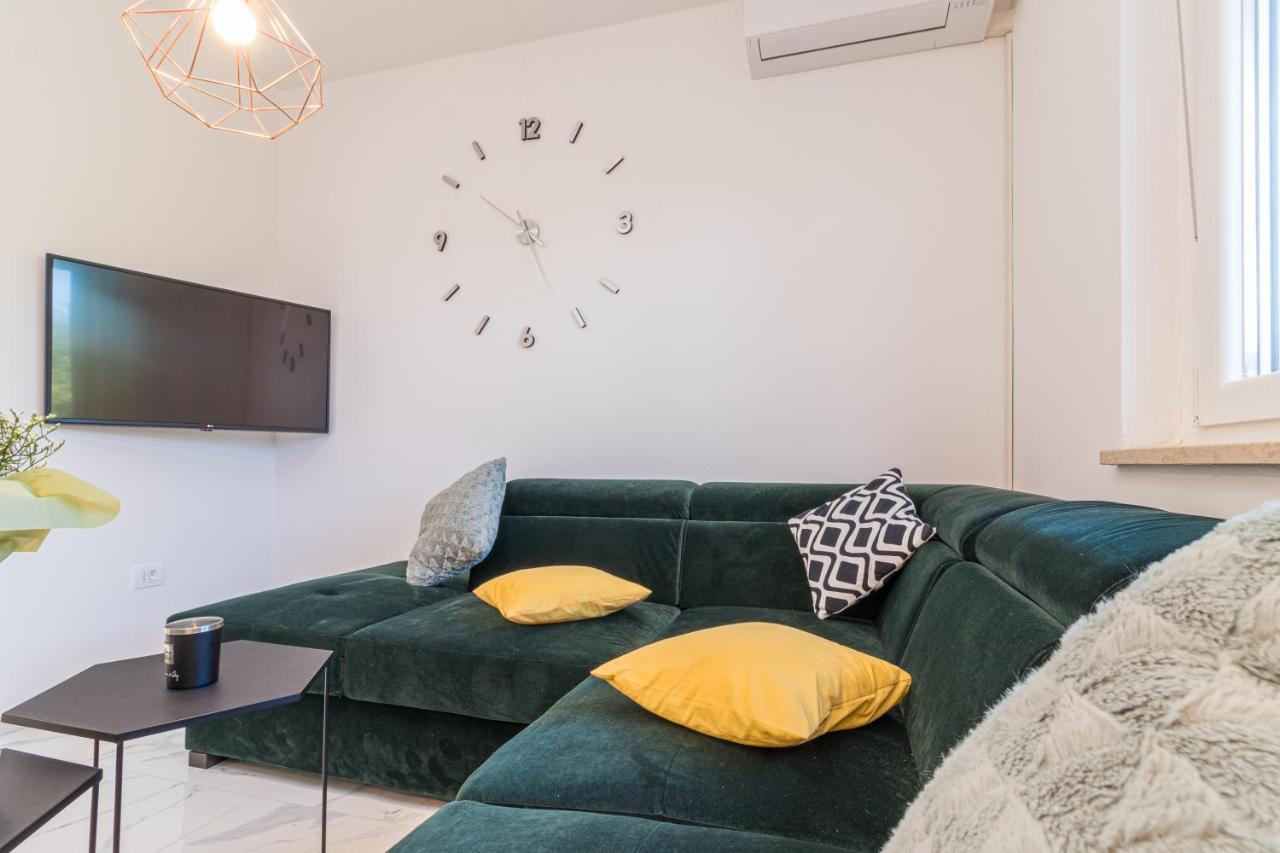 Three Waves Apartment New Пула Екстер'єр фото